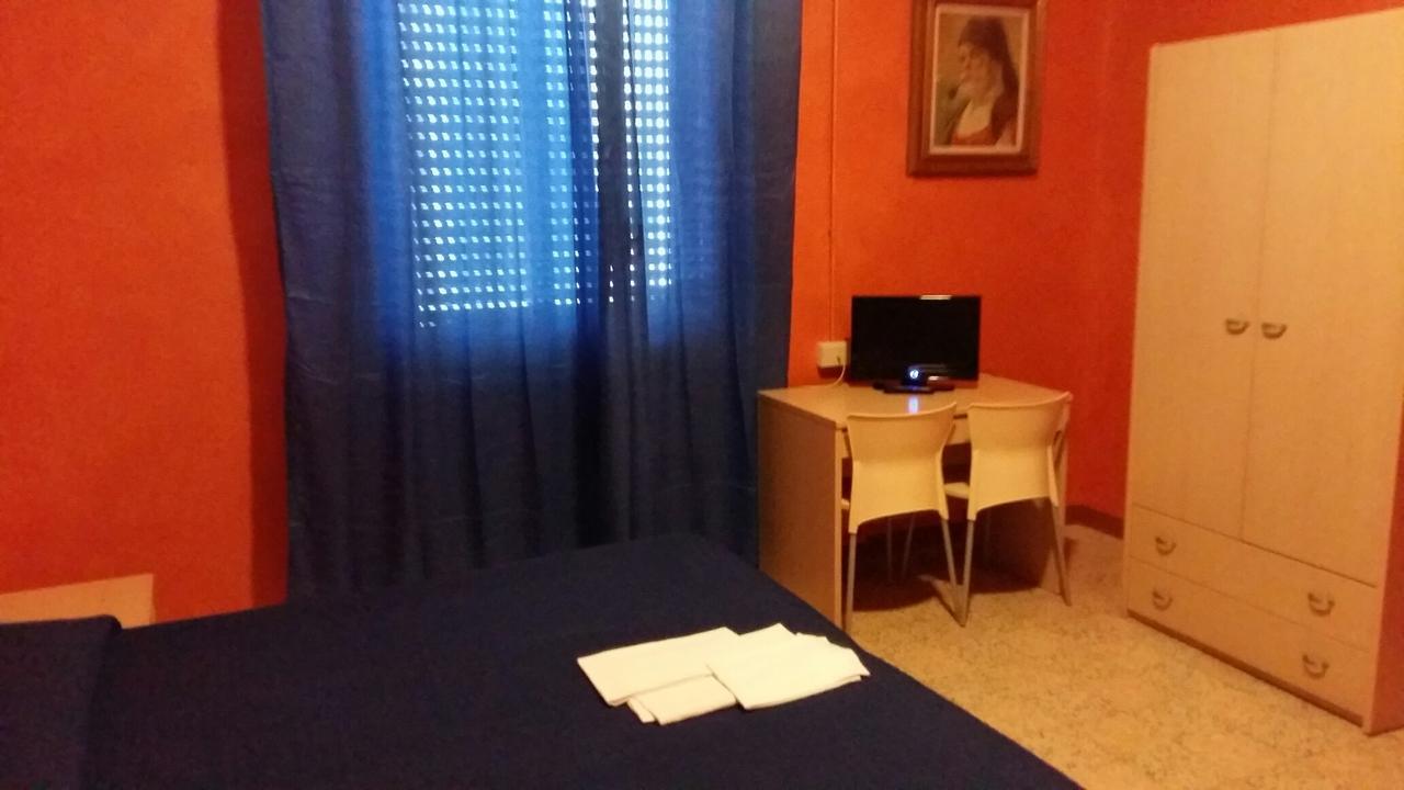 Hotel Violetta Parma Exteriör bild