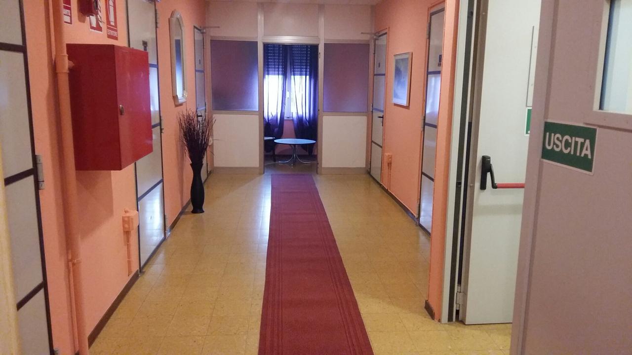 Hotel Violetta Parma Exteriör bild