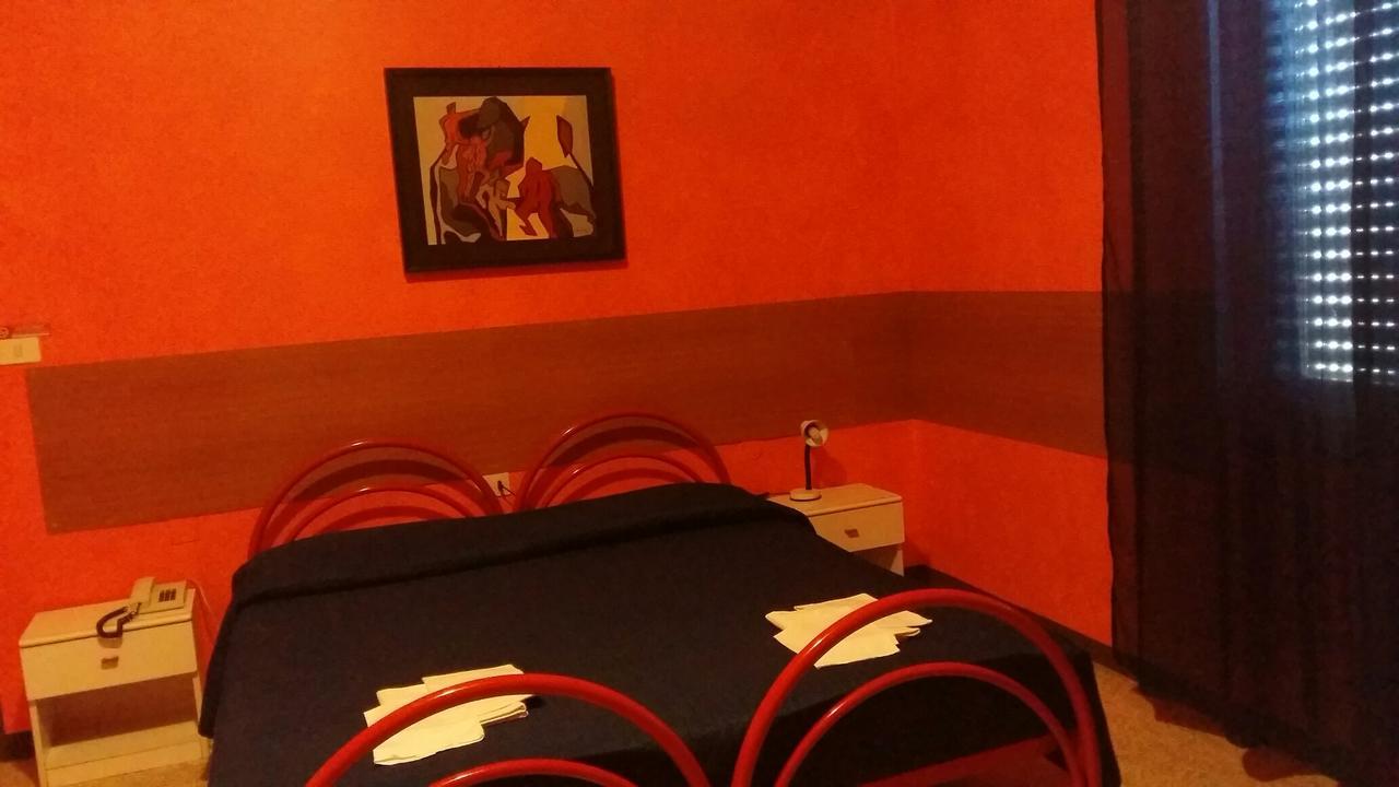 Hotel Violetta Parma Exteriör bild